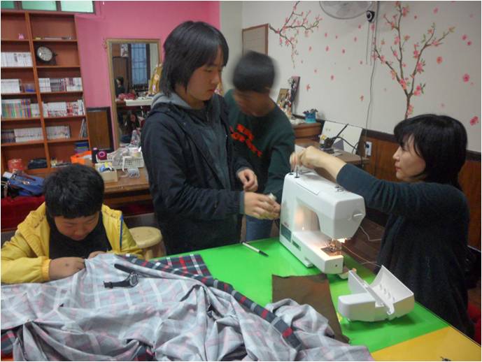 남구문화학교 '세계전통의상제작교실' 사진자료